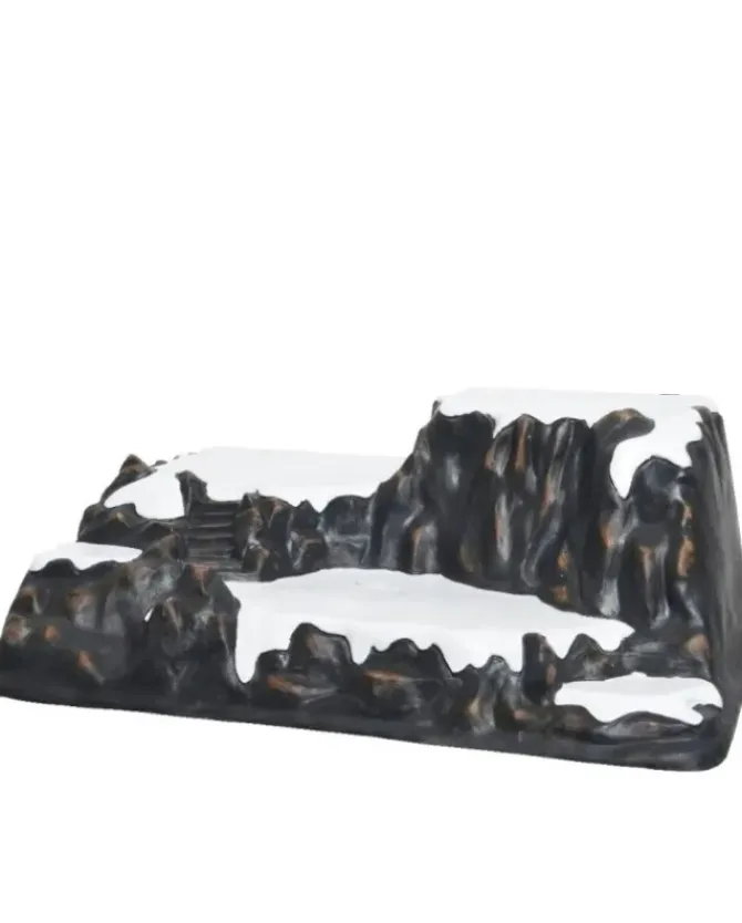 Montagna Base In Plastica Nera Innevata